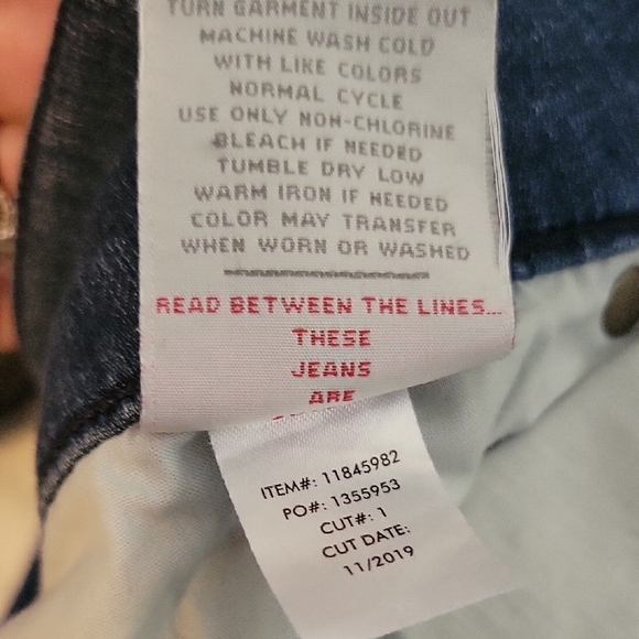 🤑⬇️Torrid Mid Wash Crop Denim Jeggings - Picture 4 of 4